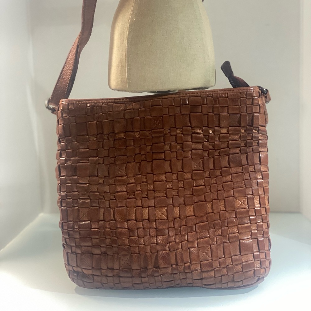 Vilenca Holland Woven Leather Crossbody Purse